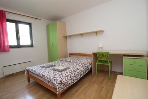 Fažana, kuća sa 4 stambene jedinice