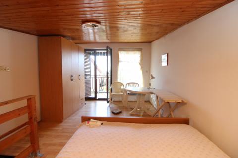 Fažana, kuća sa 4 stambene jedinice