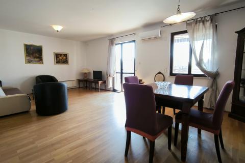 Fažana, kuća sa 4 stambene jedinice