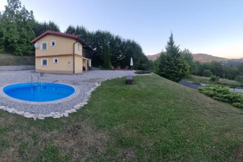 Дом Vujnovići, Vrbovsko, 200m2