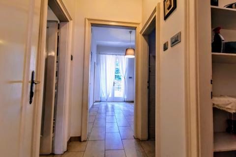 Rijeka, Centar, 3S+DB stan, NAJAM, na drugom katu u zgradi sa liftom