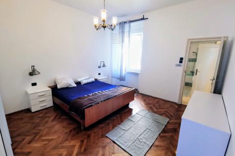 Rijeka, Centar, 3S+DB stan, NAJAM, na drugom katu u zgradi sa liftom