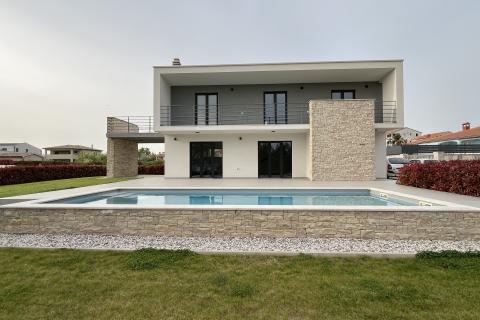 Poreč - okolica, moderna novogradnja sa bazenom
