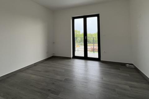 Poreč - okolica, moderna novogradnja sa bazenom