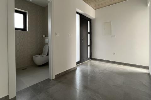 Poreč - okolica, moderna novogradnja sa bazenom