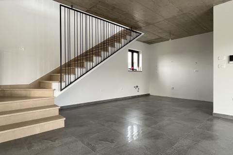 Poreč - okolica, moderna novogradnja sa bazenom