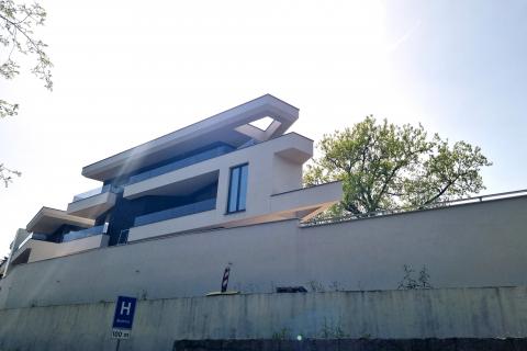 OPATIJA, LOVRAN-  novogradnja,eksluzivna vila sa bazenom, garažom, jacuzzijem, pogledom na more, 150 M OD MORA!!