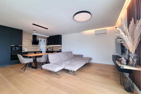 OPATIJA,COSTABELLA- NOVOGRADNJA, stan s garažom i pogledom na more, 250 m od mora