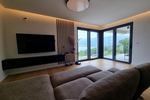 OPATIJA,COSTABELLA- NOVOGRADNJA, stan s garažom i pogledom na more, 250 m od mora