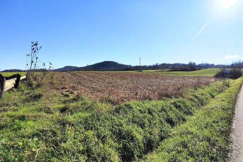 Karlovac; Belaj - građevinsko zemljište 3024 m2 uz Koranu