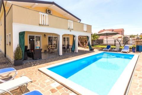 Istra, Buje okolica, vila s bazenom