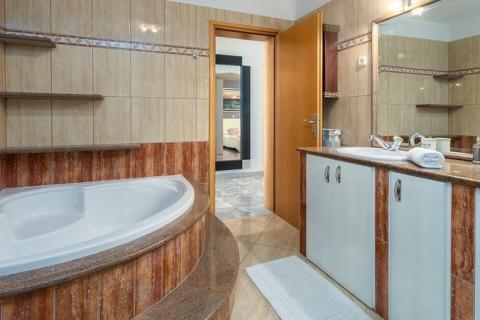 Istra, Buje okolica, vila s bazenom