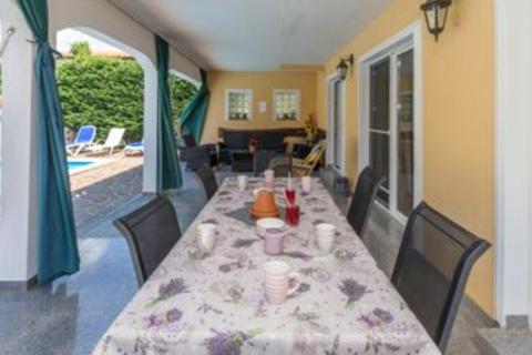 Istra, Buje okolica, vila s bazenom