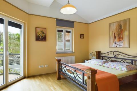 Opatija, Lovran -apartmanska kuća 450m2 sa 4 stana 