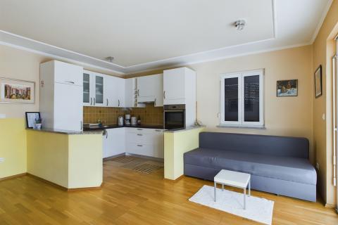 Opatija, Lovran -apartmanska kuća 450m2 sa 4 stana 