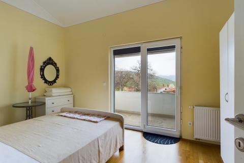 Opatija, Lovran -apartmanska kuća 450m2 sa 4 stana 