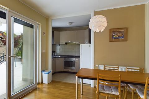 Opatija, Lovran -apartmanska kuća 450m2 sa 4 stana 