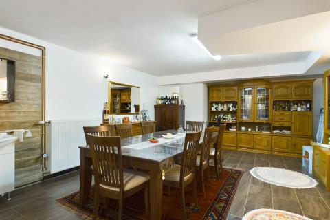 Opatija, Lovran -apartmanska kuća 450m2 sa 4 stana 