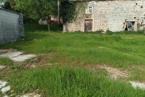 Istra, Kanfanar - stara kamena kuća 130m2 i zemljište 570 m2