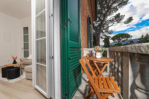 OPATIJA,VOLOSKO- luksuzan stan, 1. red do mora