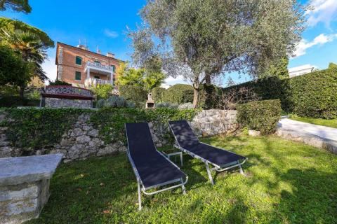 OPATIJA,VOLOSKO- luksuzan stan, 1. red do mora