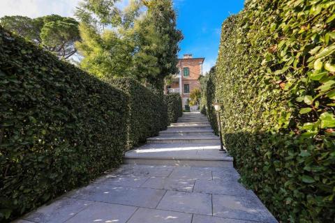 OPATIJA,VOLOSKO- luksuzan stan, 1. red do mora