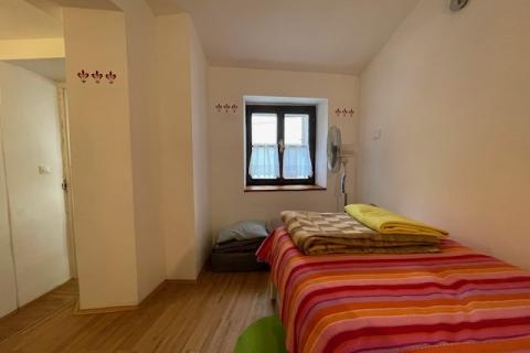 Cres,Grad Cres, autohtona kuća 65 m2, 150 m od gradske rive