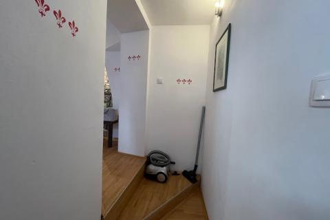 Cres,Grad Cres, autohtona kuća 65 m2, 150 m od gradske rive