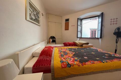 Cres,Grad Cres, autohtona kuća 65 m2, 150 m od gradske rive