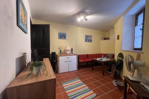 Cres,Grad Cres, autohtona kuća 65 m2, 150 m od gradske rive