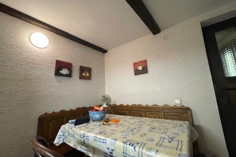 Cres,Grad Cres, autohtona kuća 65 m2, 150 m od gradske rive