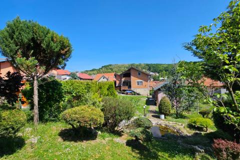 Obiteljska Kuća, Vrapče 460 m2 s prekrasnim parkom