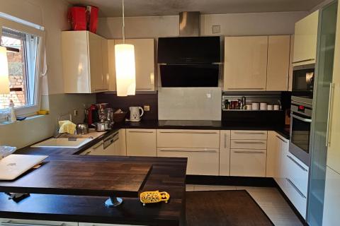 Obiteljska Kuća, Vrapče 460 m2 s prekrasnim parkom