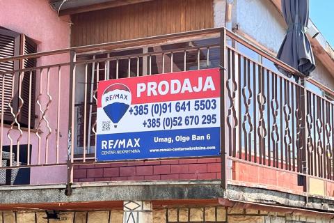 Istra, Novigrad, samostojeća kuća sa velikom okućnicom