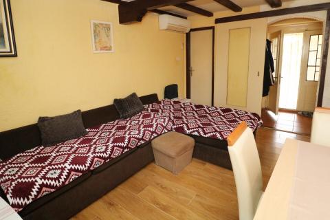 POREČ, okolica- kamena kućica u nizu