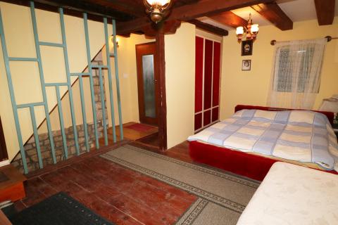 POREČ, okolica- kamena kućica u nizu