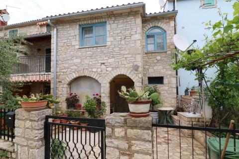 POREČ, okolica- kamena kućica u nizu