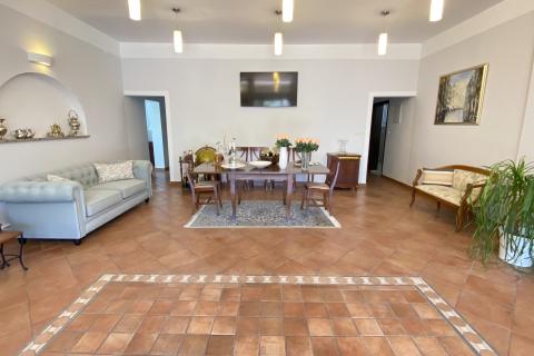 Дом Malinska, Malinska-Dubašnica, 1.000m2