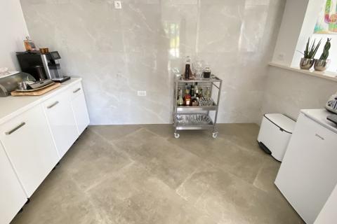 Дом Malinska, Malinska-Dubašnica, 1.000m2