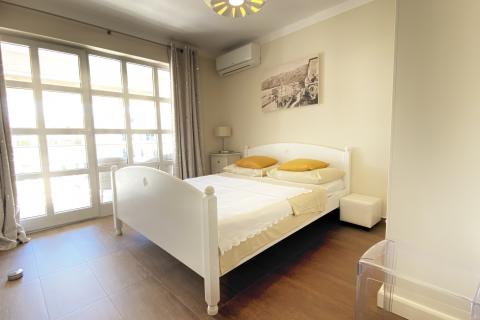 Дом Malinska, Malinska-Dubašnica, 1.000m2