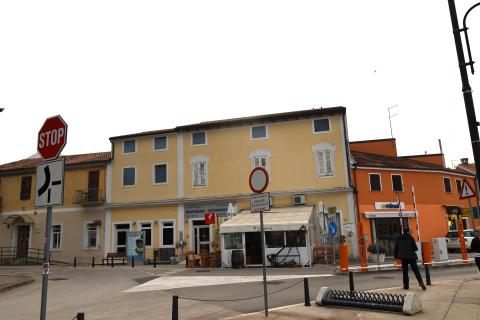 Novigrad centar, stan 73 m2 prvi red do mora