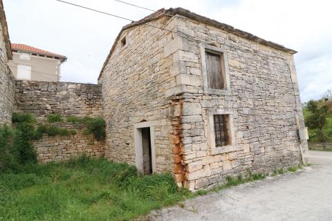 TINJAN-dvije kamene kuće za renovaciju