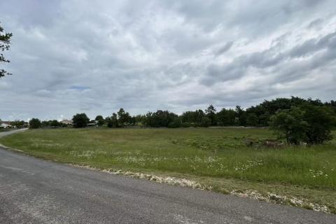 Sv. Petar u Šumi - okolica, veliko poljoprivredno zemljište na samom rubu urbanizacije