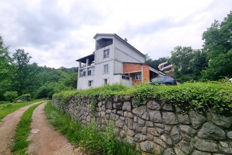 Hiša Bregi, Matulji, 395,45m2