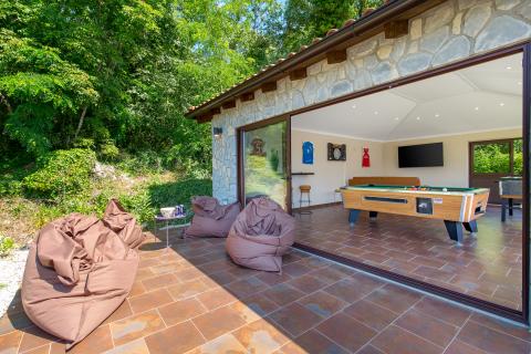 TINJAN - Kamena vila sa bazenom