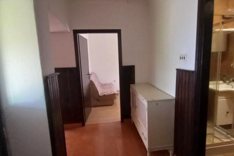 Istra,Pula predgrađe-kuća s dvorištem