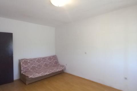 Istra,Pula predgrađe-kuća s dvorištem