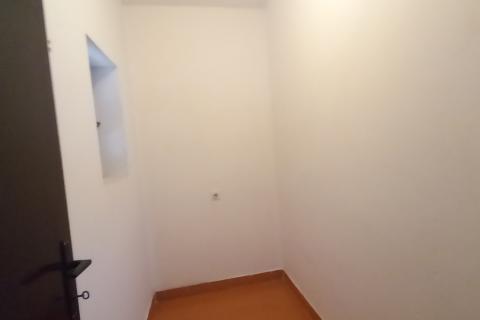 Istra,Pula predgrađe-kuća s dvorištem