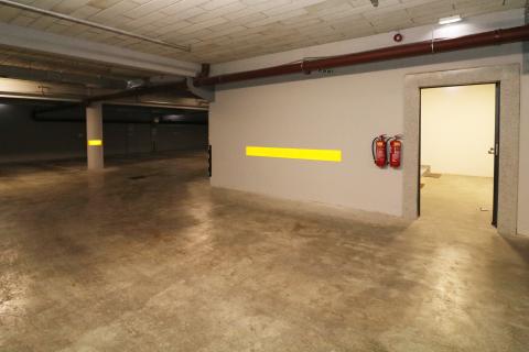 POREČ- stan s garažom u centru