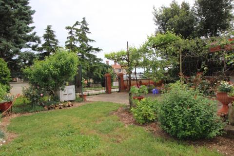 Jadreški, samostojeća kuća na parceli od 1207 m2